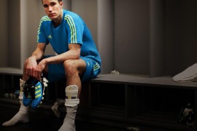 九游博彩-伤病潮：哪些关键球员可能缺席未来比赛？，nba球员缺席比赛有工资吗