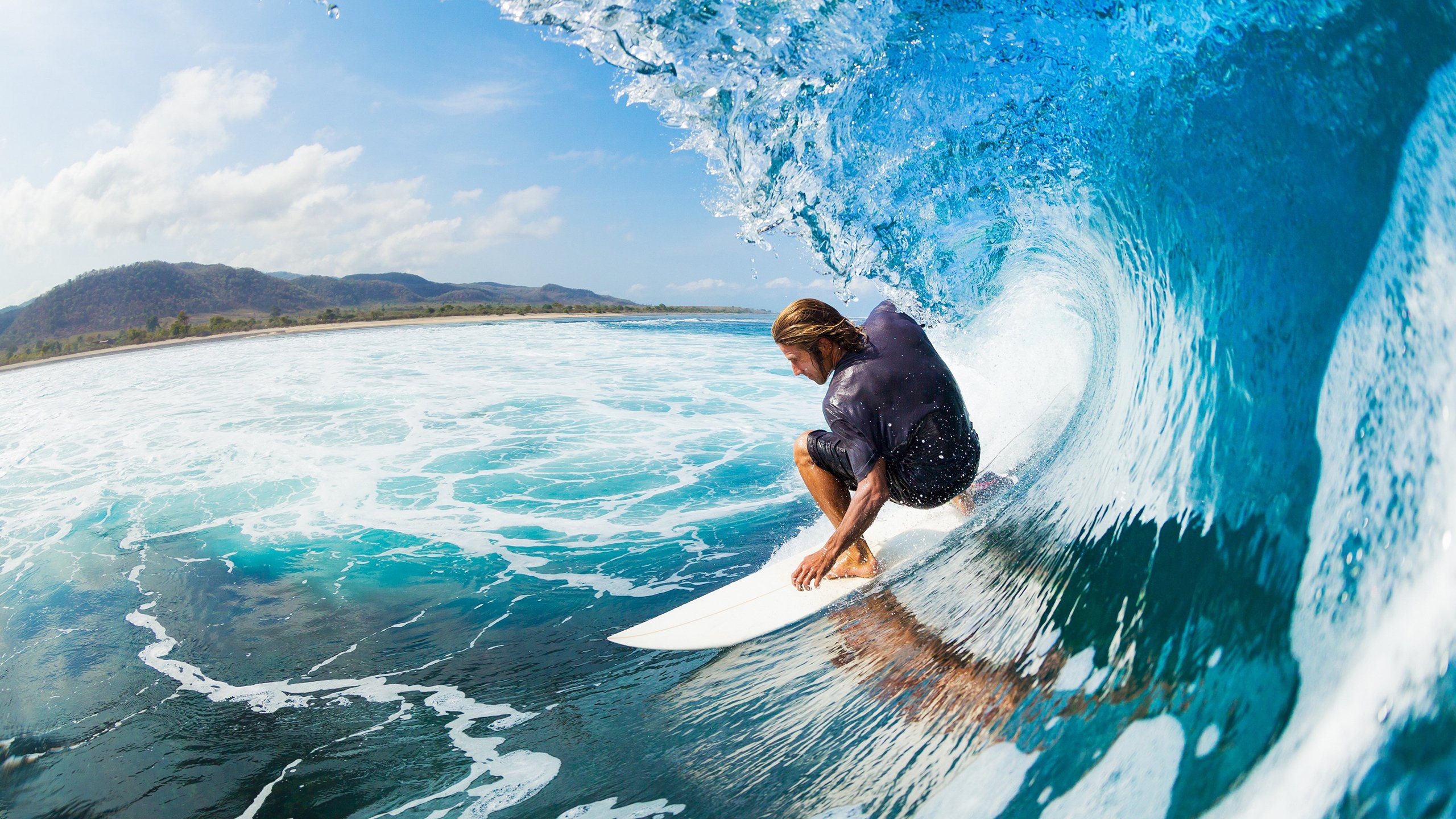 2019年总决赛第六场:勇士在主场迎战热火,库里在关键第四节连续投中两记三分,带队成功逆转,夺得队史第四个总冠军。