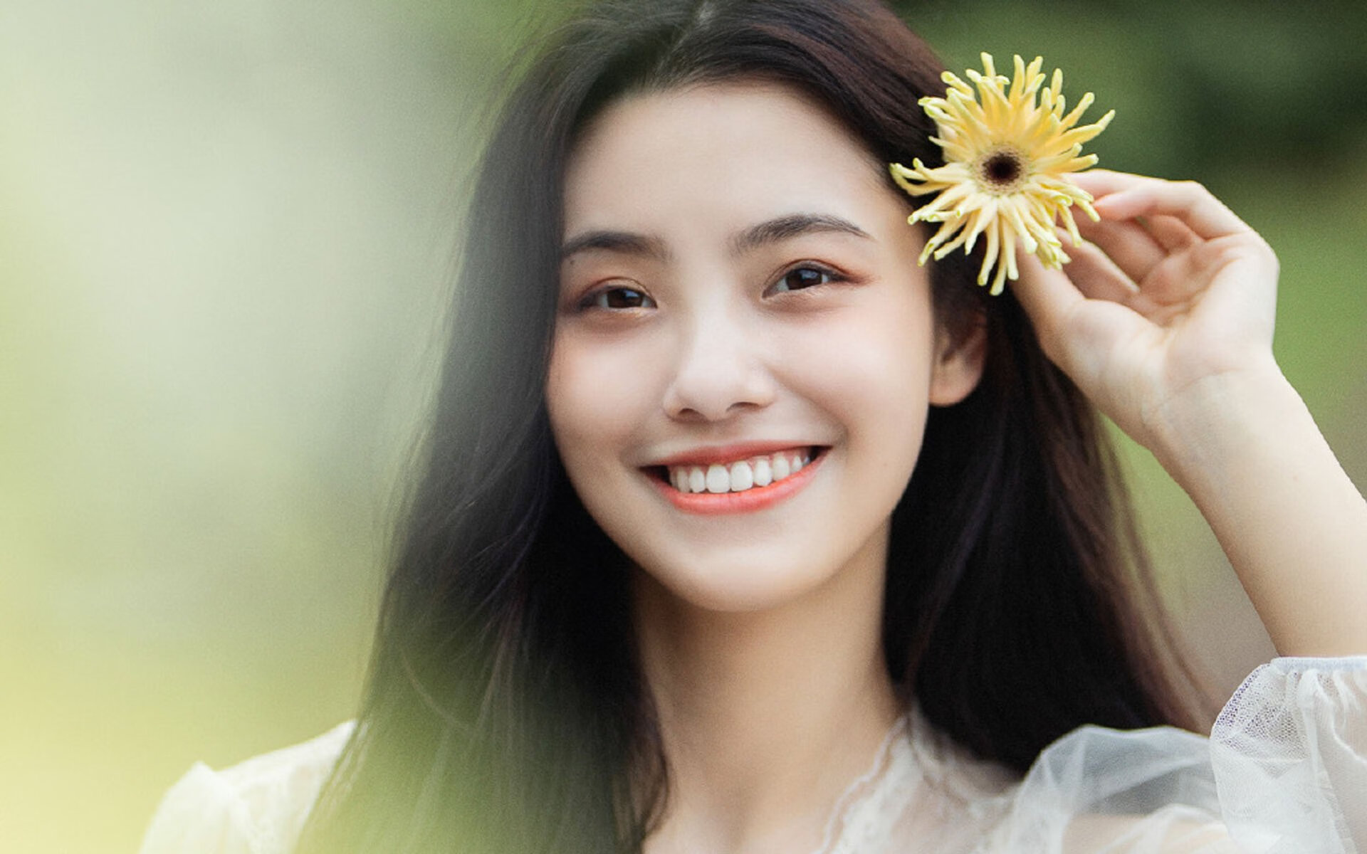 “德甲焦点战：领头羊遭遇强队挑战”，法甲领头羊